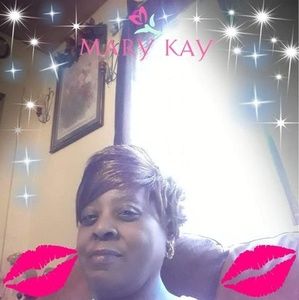 Meet your Posher, Cynthia